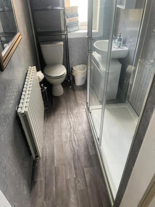 Lovely 2 Bedroom Apartment In Heart Of Данді Екстер'єр фото