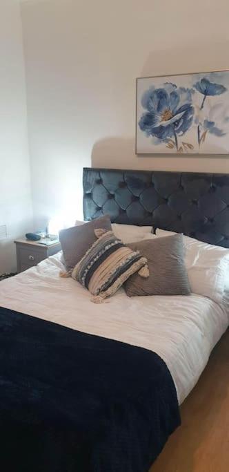 Lovely 2 Bedroom Apartment In Heart Of Данді Екстер'єр фото